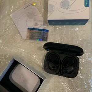 Wireless Earbuds with Charging Case - Black